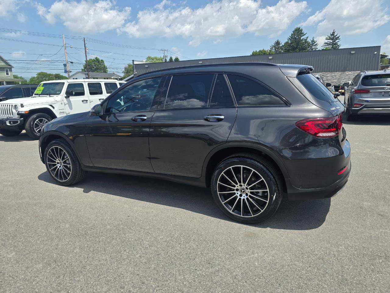 Used 2022 Mercedes-Benz GLC 300 4MATIC image 4