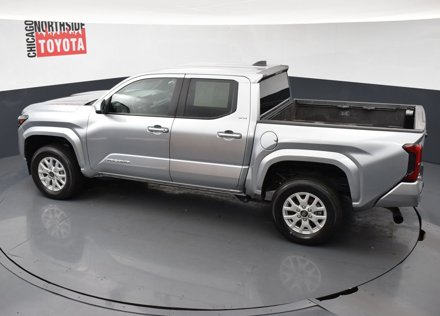 Used 2025 Toyota Tacoma SR5 AWD/4WD image 21