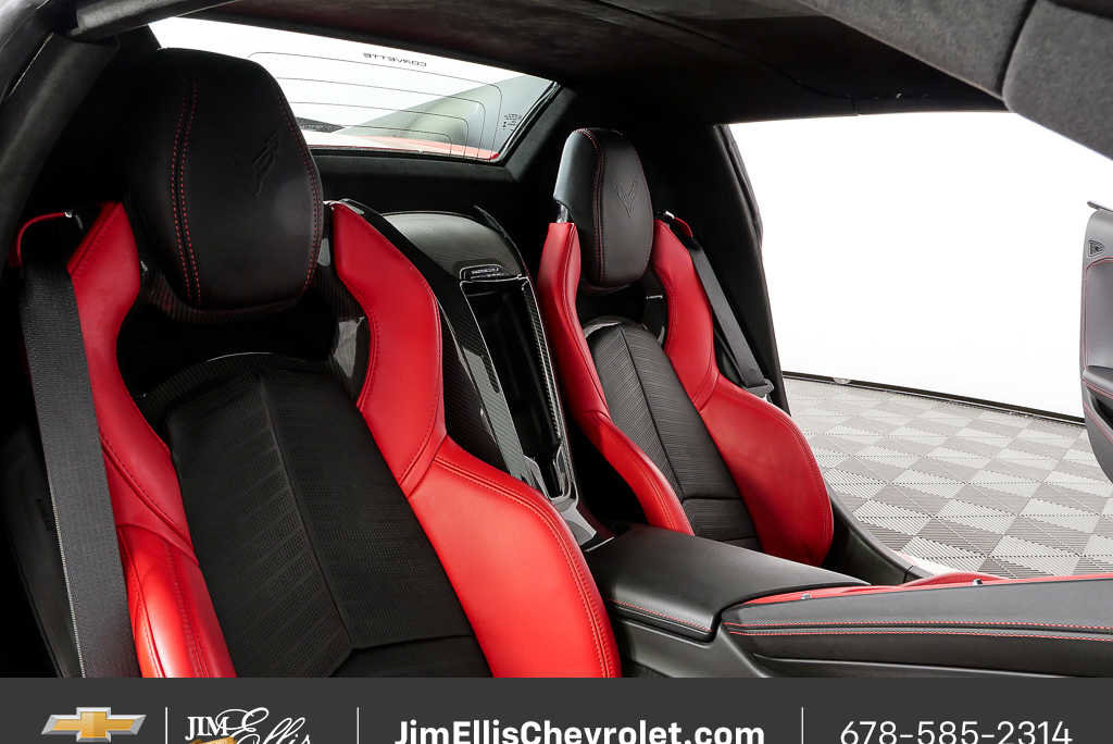 Used 2024 Chevrolet Corvette Stingray Premium Conv w/ Z51 Performance Package RWD image 37