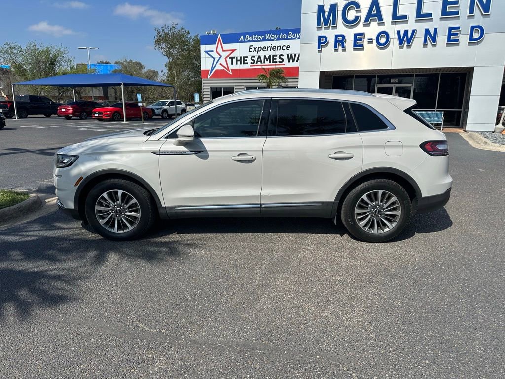 Used 2023 Lincoln Nautilus FWD w/ Premium Package image 3