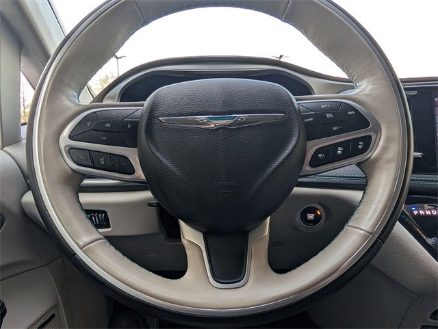 Used 2019 Chrysler Pacifica Limited w/ Advanced Safetytec Group image 21