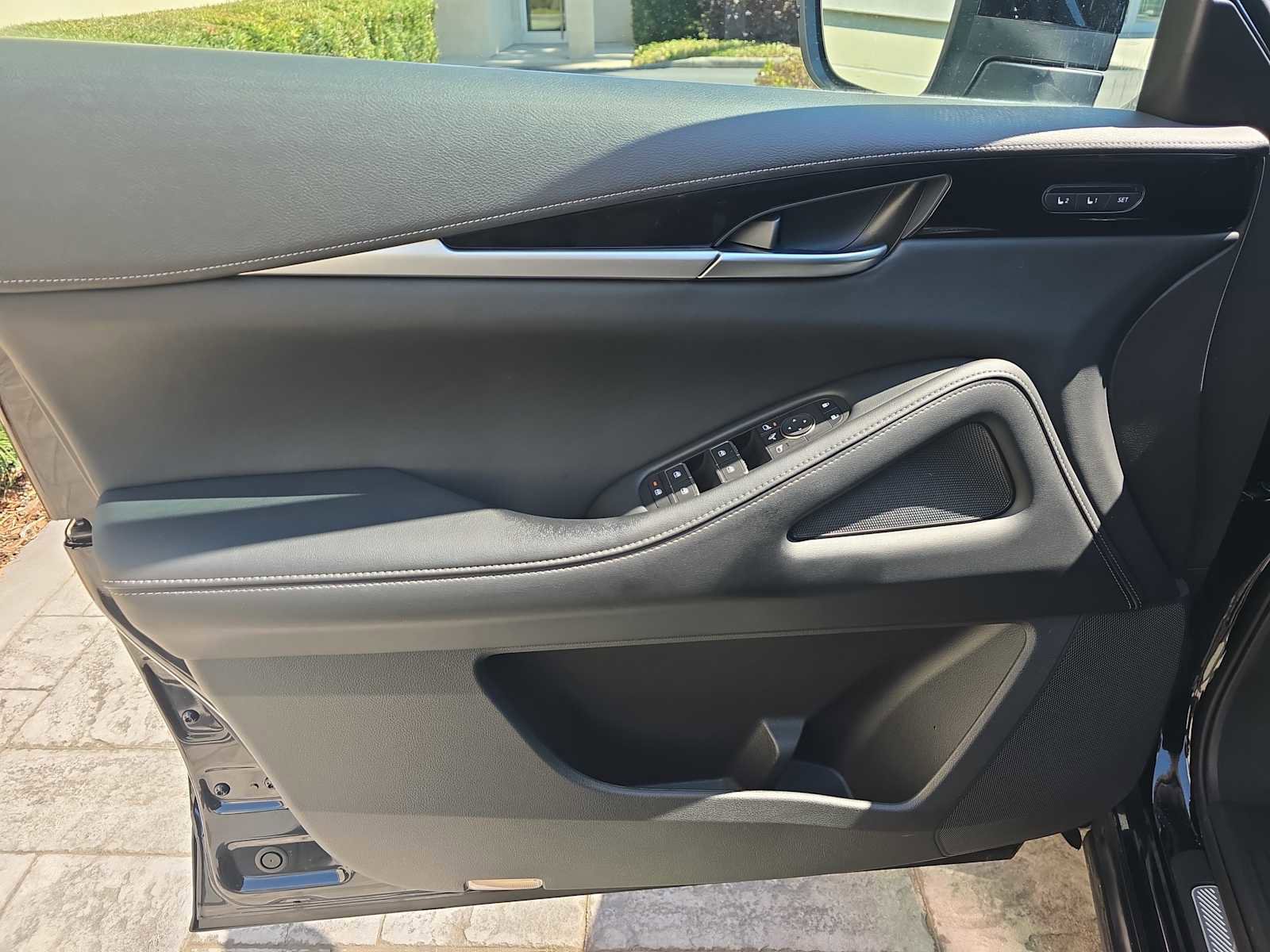 Used 2025 INFINITI QX60 Pure image 16