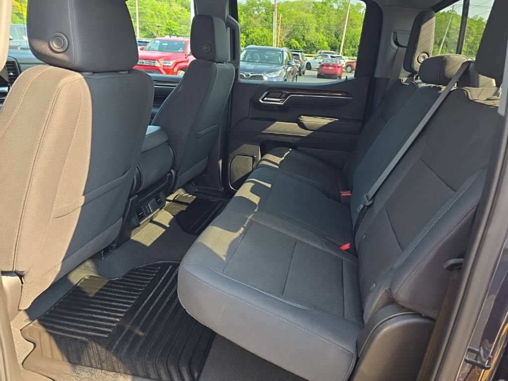 Used 2025 GMC Sierra 1500 SLE w/ Preferred Package AWD/4WD image 14
