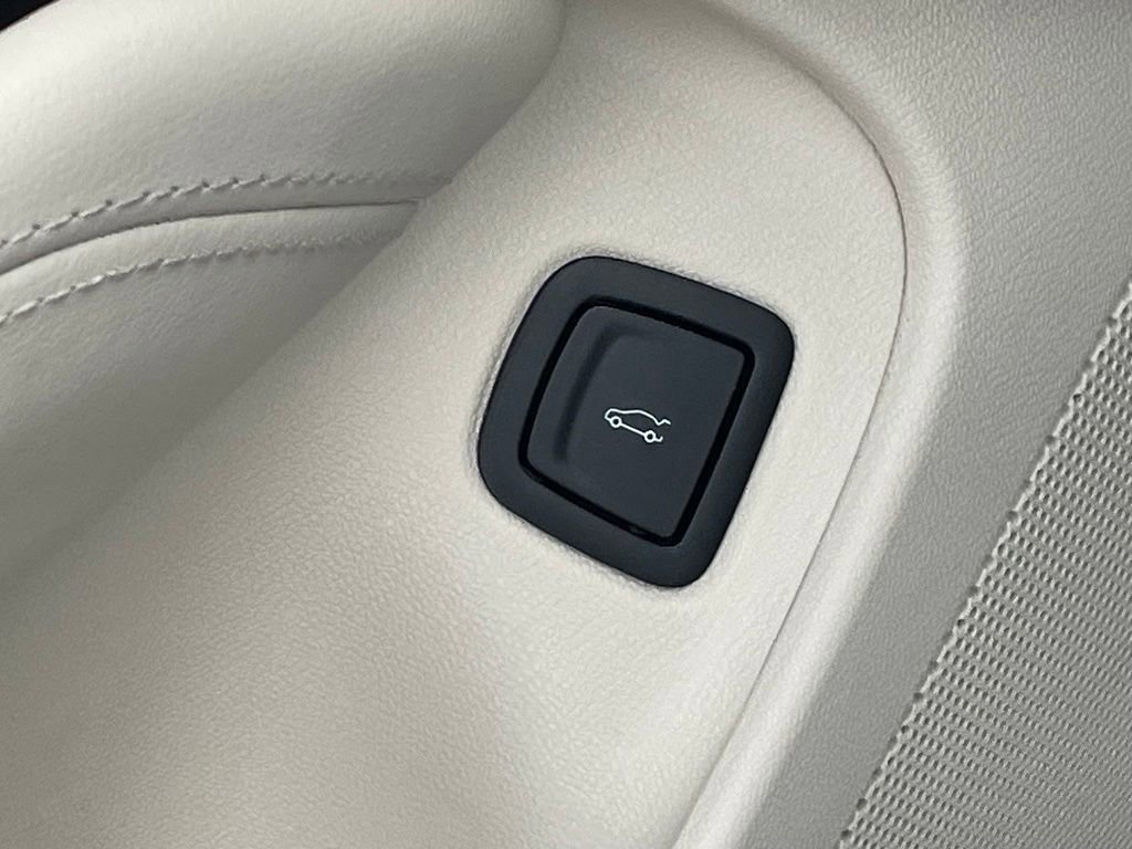 Certified 2023 Cadillac CT4 Premium Luxury AWD/4WD image 26