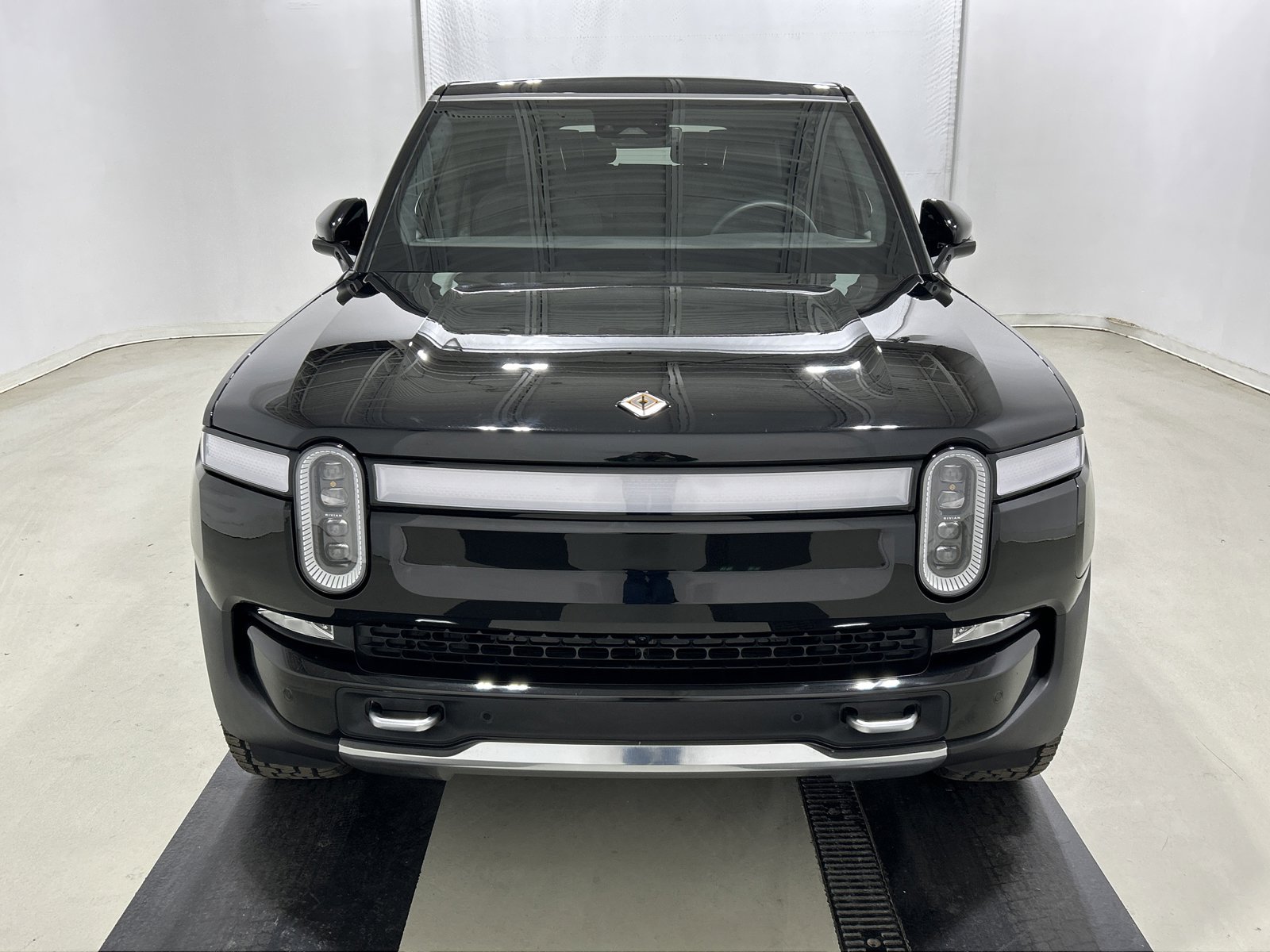Used 2022 Rivian R1S Launch Edition image 8