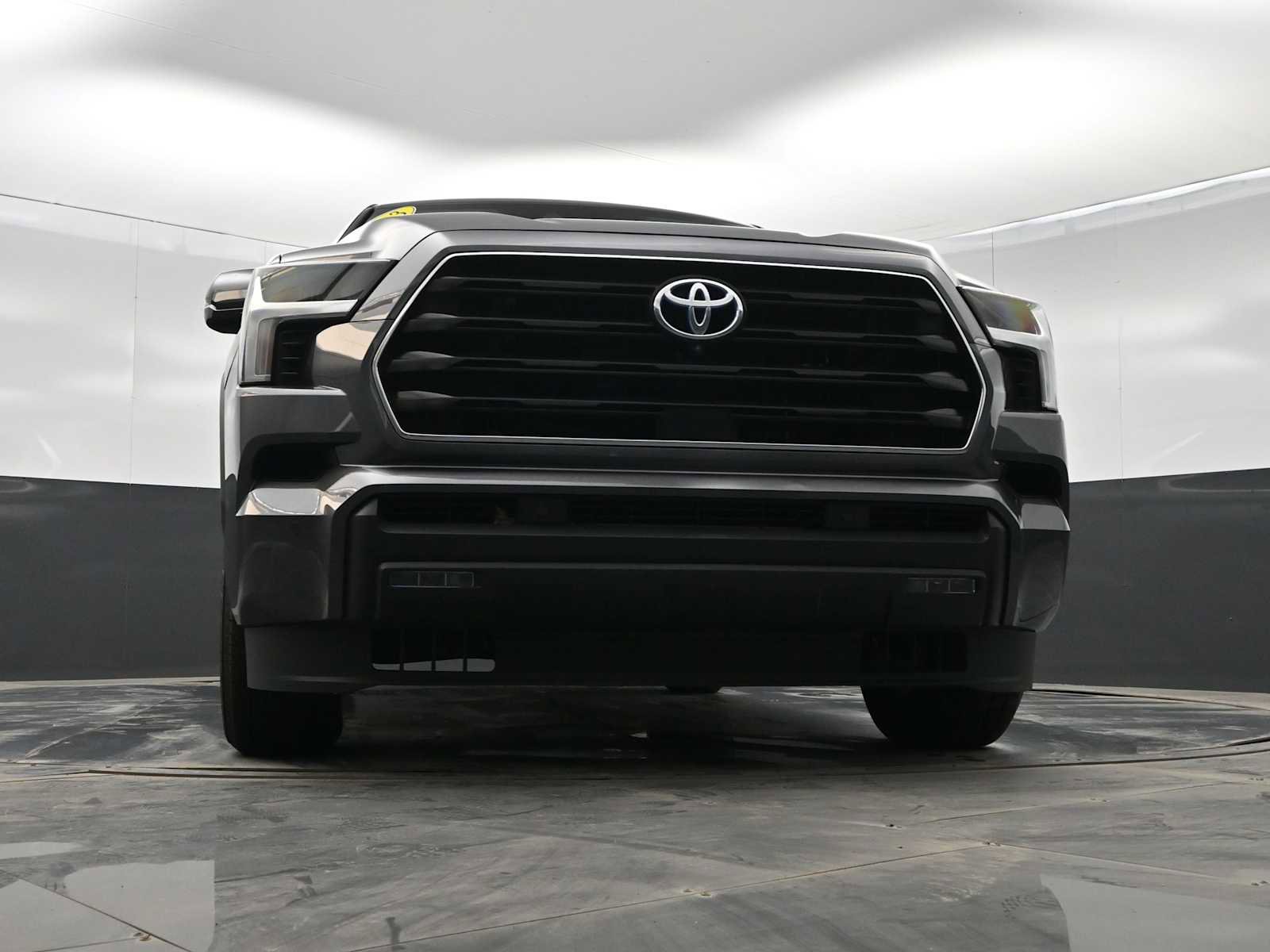 Used 2024 Toyota Sequoia SR5 image 33