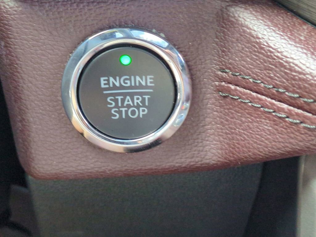 Used 2024 Ford Expedition Limited image 30