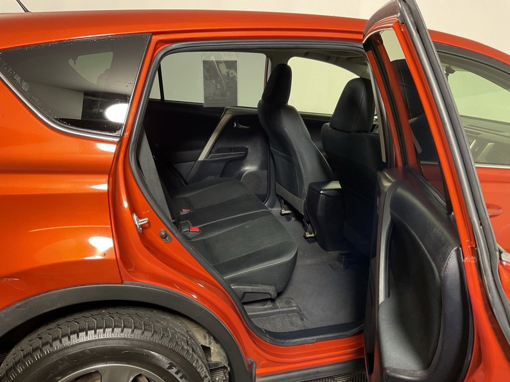 Used 2015 Toyota RAV4 XLE image 30