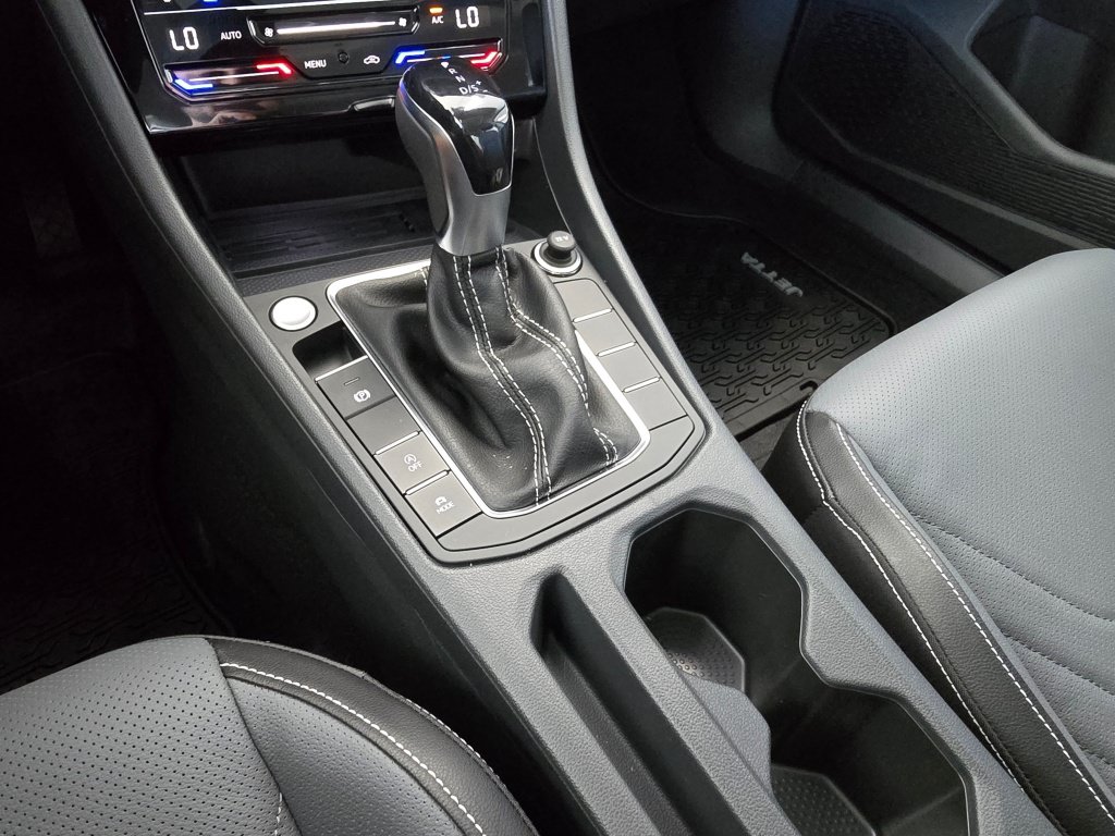 New 2026 Volkswagen Jetta SEL FWD image 31