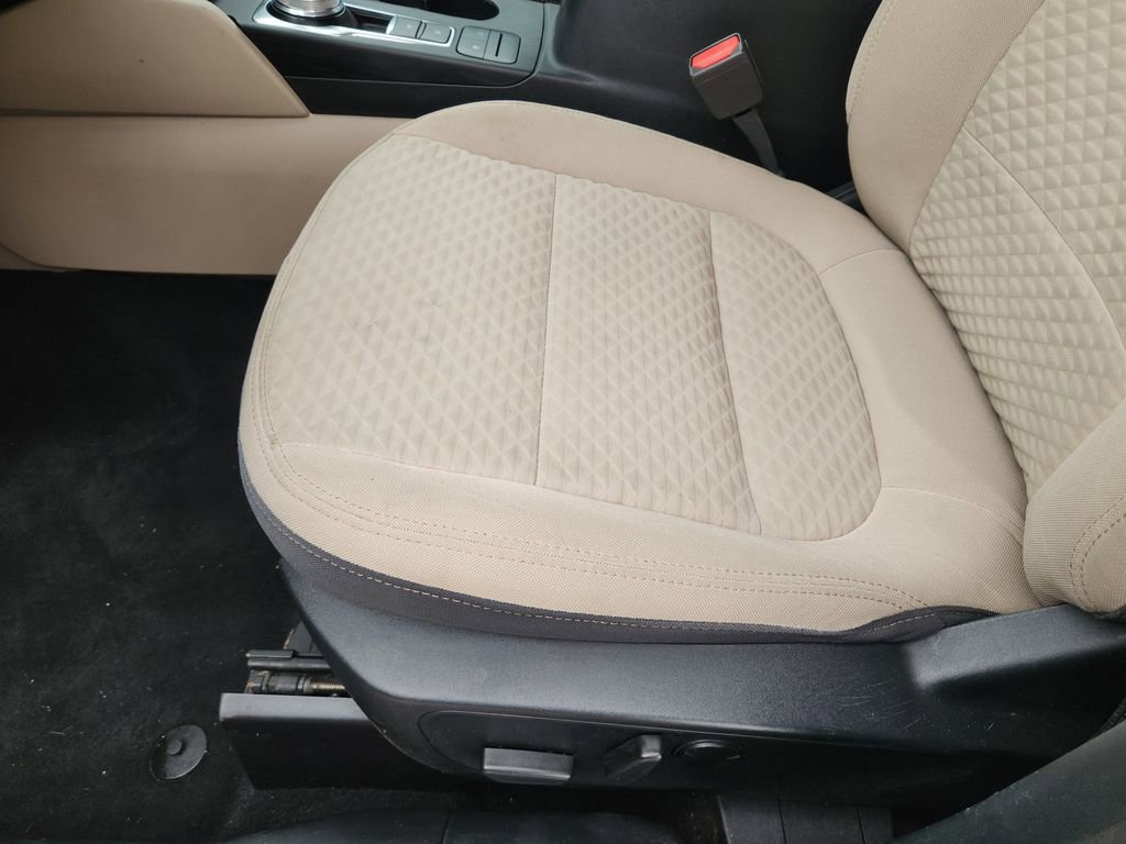 Used 2021 Ford Escape SE w/ Convenience Package image 24