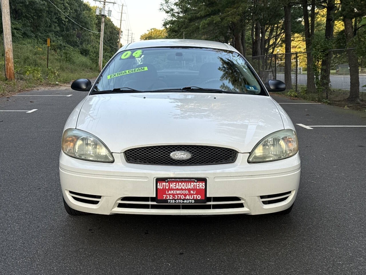 Used 2004 Ford Taurus SES FWD image 2
