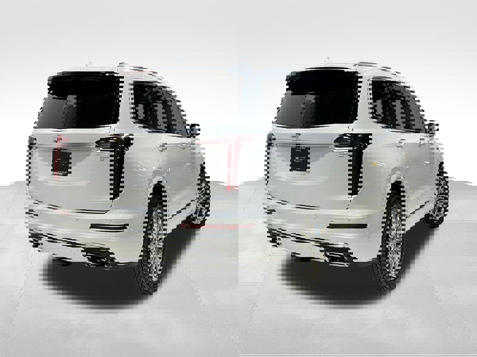 Used 2024 Cadillac XT6 Premium Luxury w/ Technology Package image 4