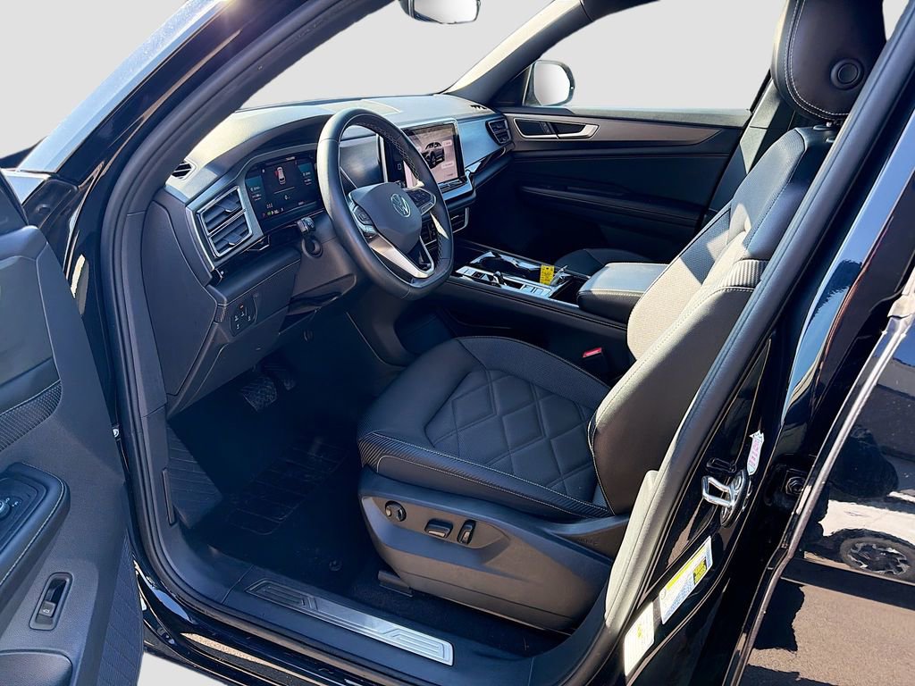 Used 2024 Volkswagen Atlas Cross Sport SE image 25