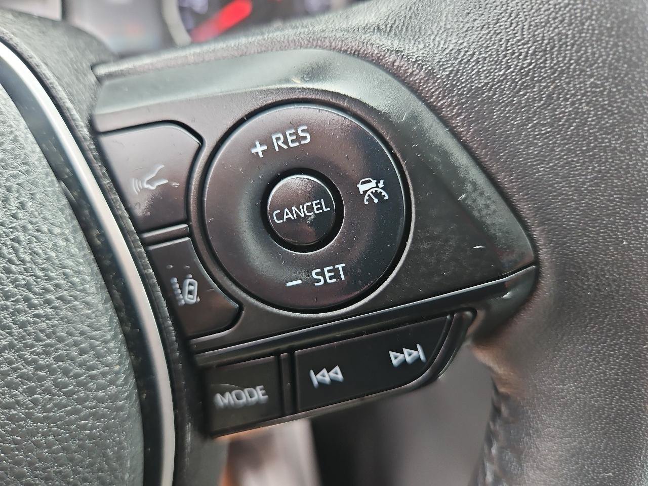 Used 2022 Toyota RAV4 XLE w/ Convenience Package AWD/4WD image 28