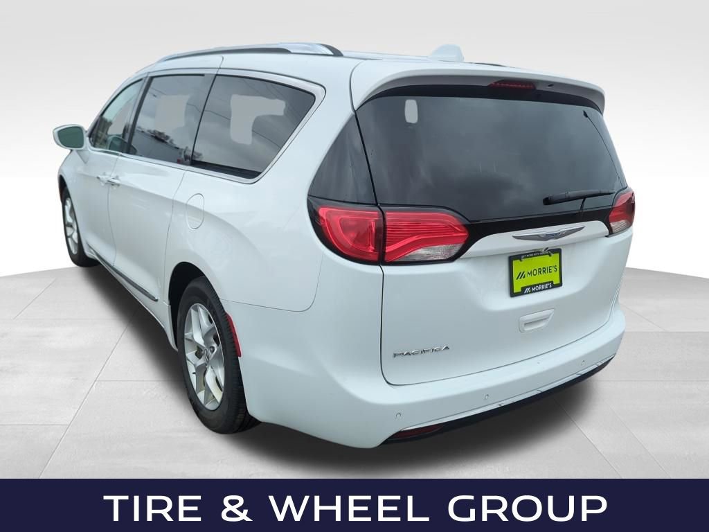 Used 2018 Chrysler Pacifica Touring-L w/ Tire & Wheel Group image 5
