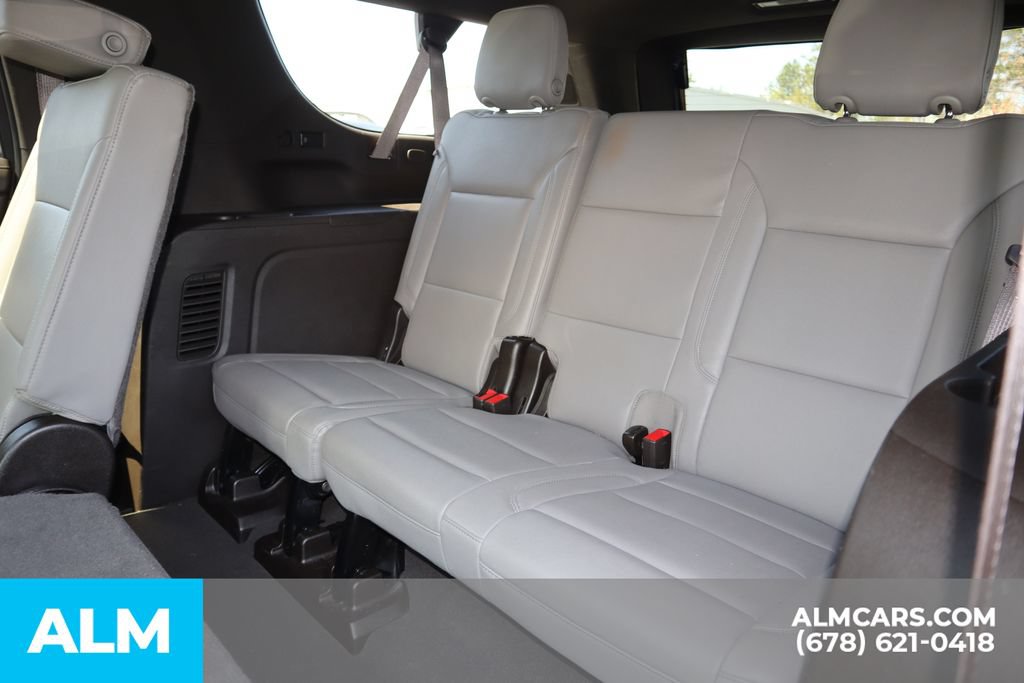 Used 2024 Chevrolet Suburban LT RWD image 19
