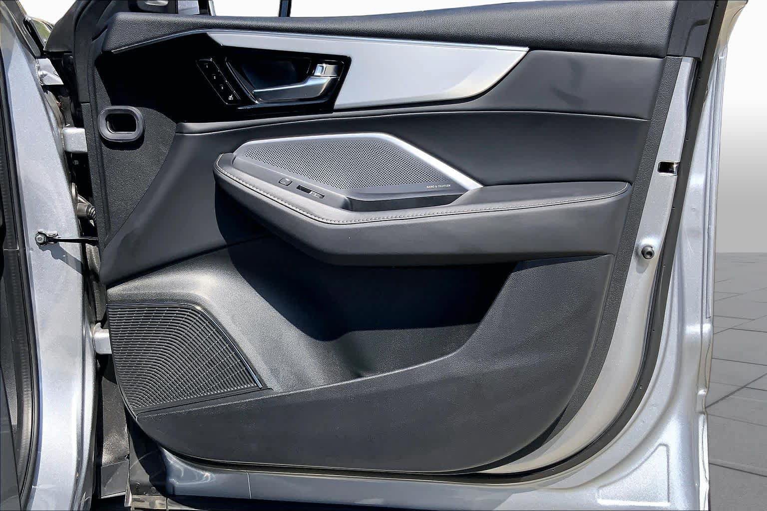 Used 2026 Acura MDX w/ Technology Package FWD image 23
