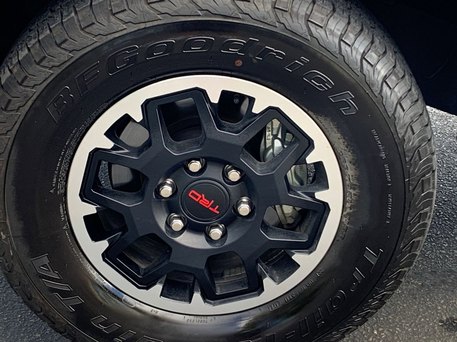 Used 2025 Toyota Tacoma TRD Off-Road image 28
