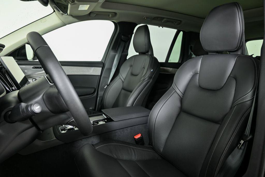 Used 2026 Volvo XC90 B6 Ultra w/ Protection Package AWD/4WD image 5