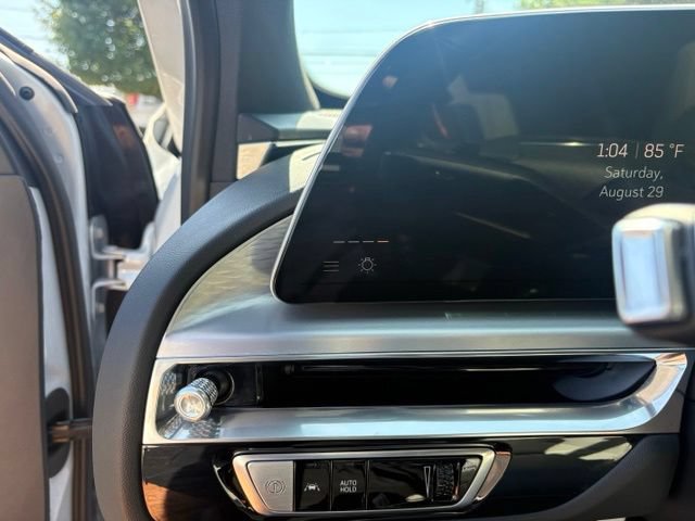 Certified 2024 Cadillac Lyriq Luxury AWD/4WD image 33