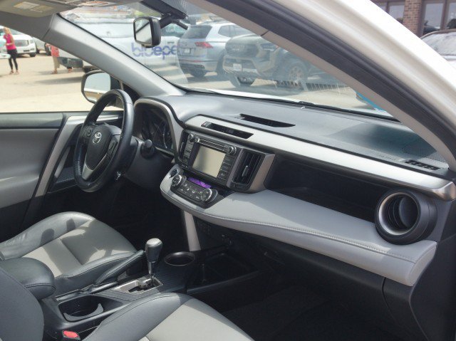 Used 2015 Toyota RAV4 Limited AWD/4WD image 33