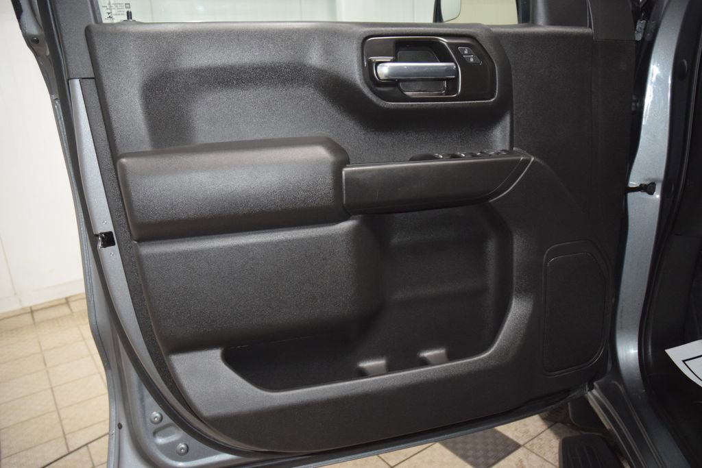 Used 2022 Chevrolet Silverado 1500 Custom w/ Safety Confidence Package AWD/4WD image 44