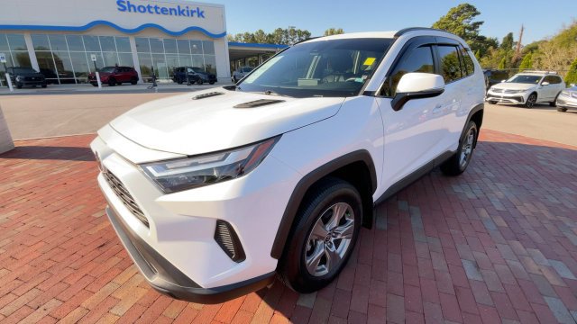 Used 2024 Toyota RAV4 XLE w/ Convenience Package FWD image 5