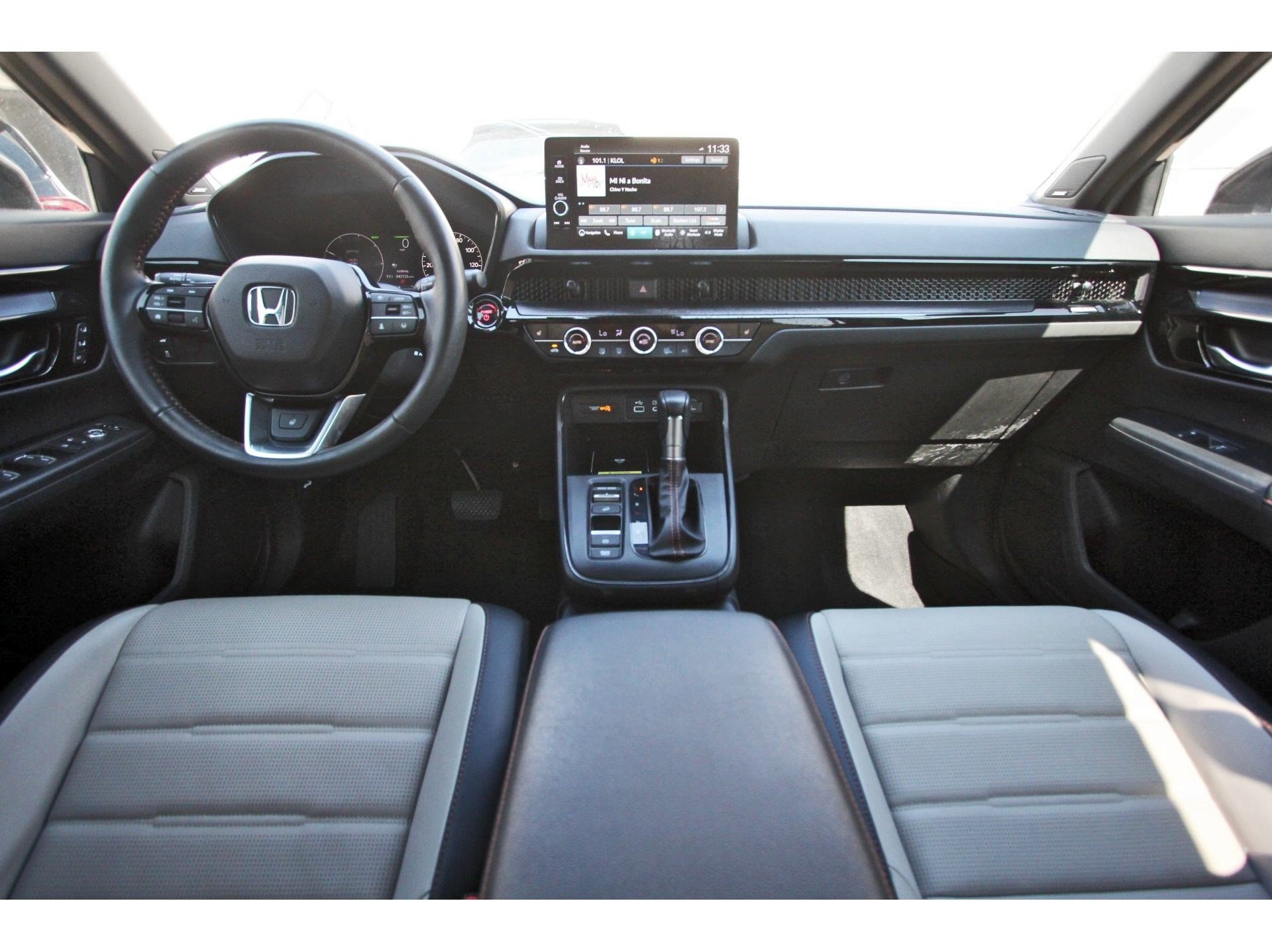 Used 2025 Honda CR-V Sport Touring image 11