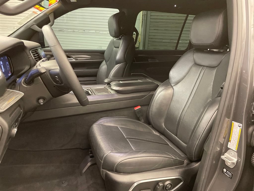 Certified 2022 Jeep Wagoneer Series III w/ Premium Group I AWD/4WD image 19
