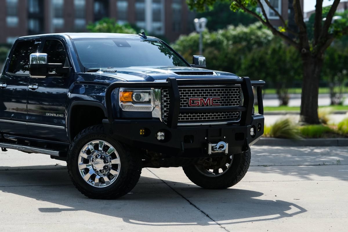 Used 2016 GMC Sierra 2500 Denali w/ Duramax Plus Package AWD/4WD image 3