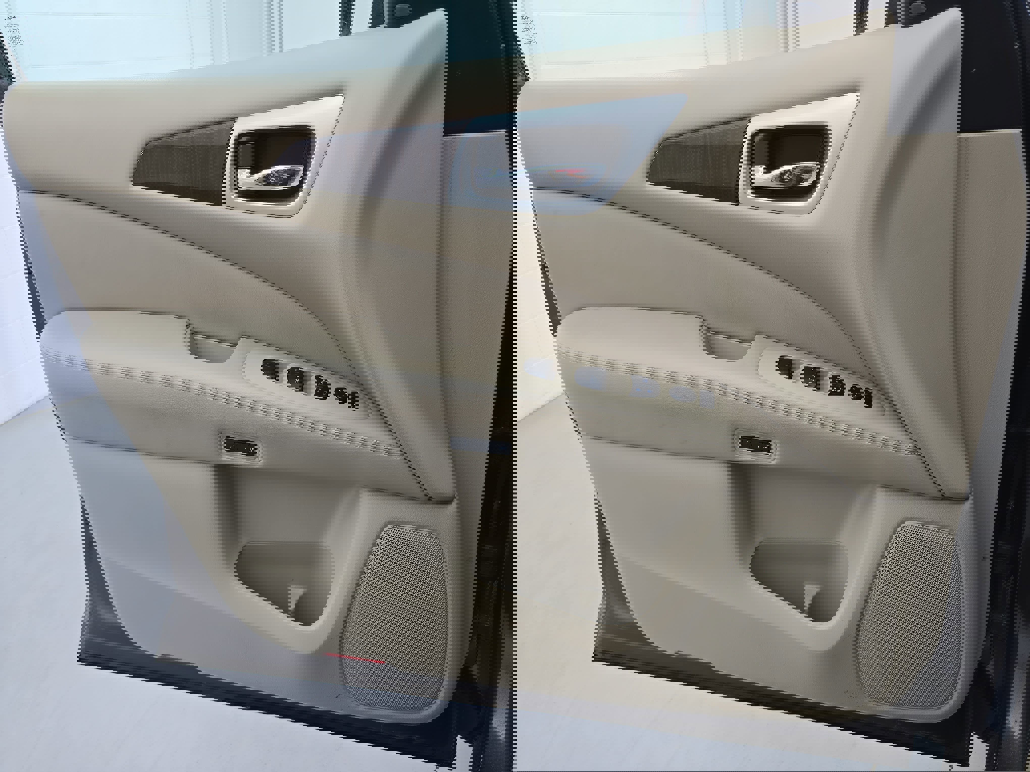 Used 2015 Nissan Pathfinder Platinum image 28