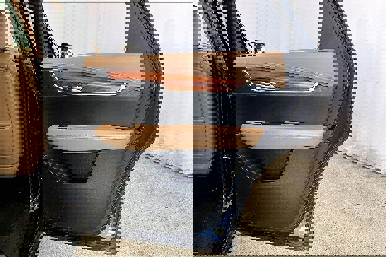 Used 2017 Cadillac XT5 Platinum image 23