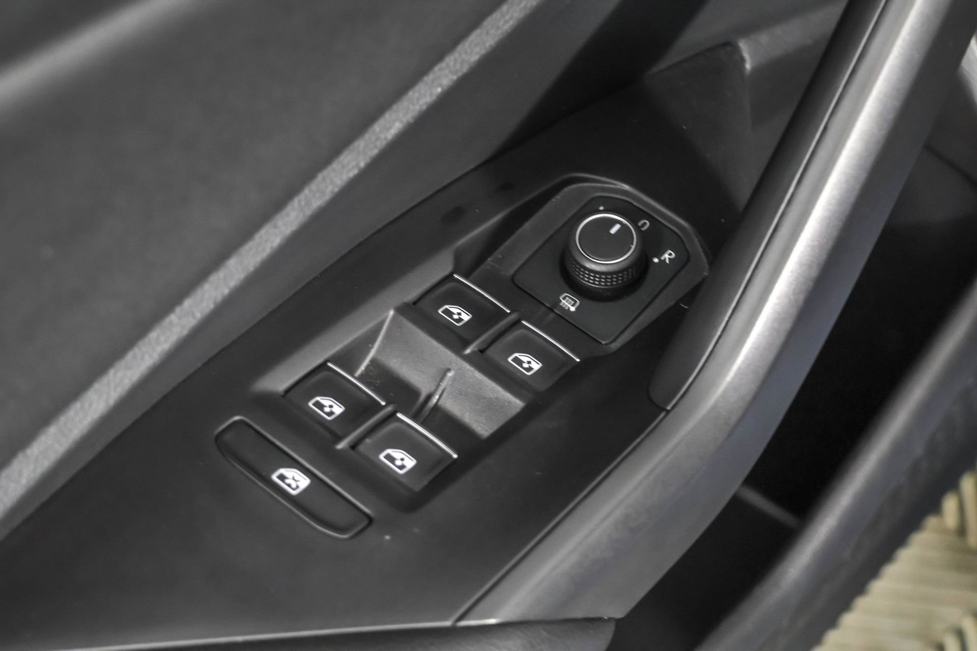 Used 2021 Volkswagen Jetta SE FWD image 35