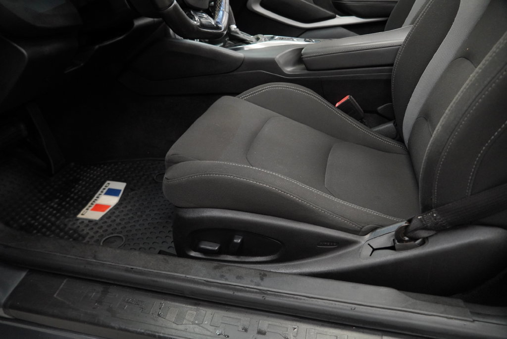 Certified 2020 Chevrolet Camaro LT RWD image 36