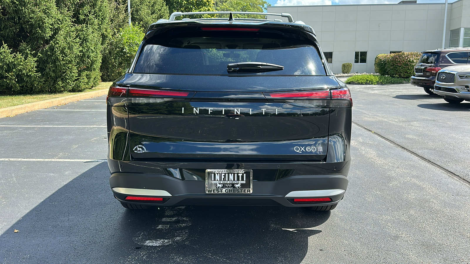 New 2026 INFINITI QX60 Luxe w/ Family Package image 4