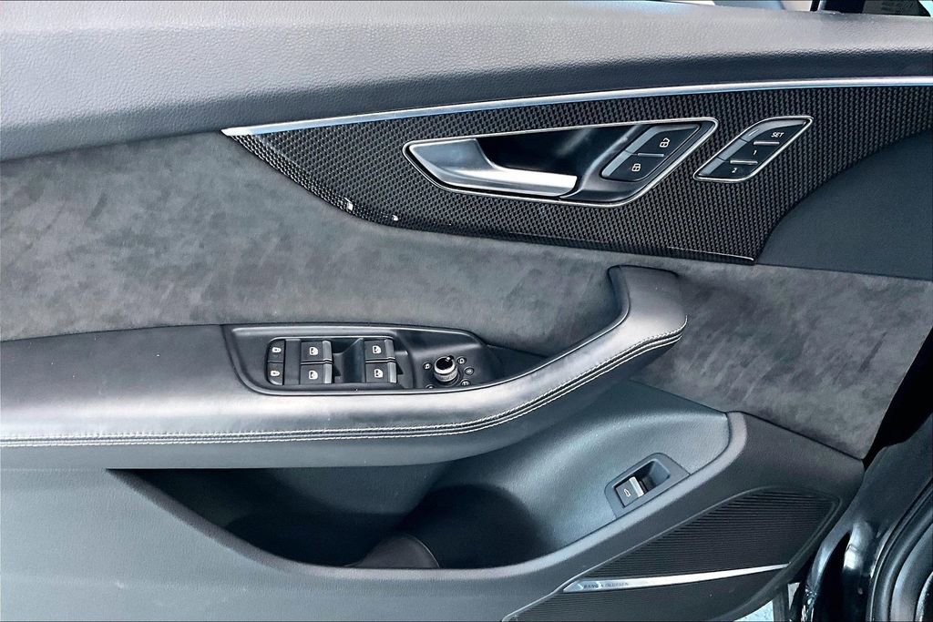 Used 2021 Audi SQ7 Premium Plus w/ Executive Package image 20