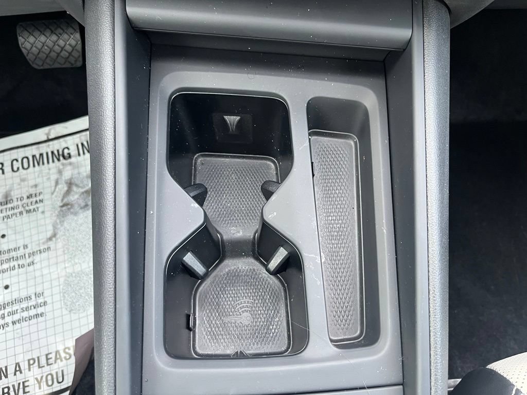 Certified 2025 Volkswagen Tiguan SE w/ Panoramic Sunroof Package AWD/4WD image 16