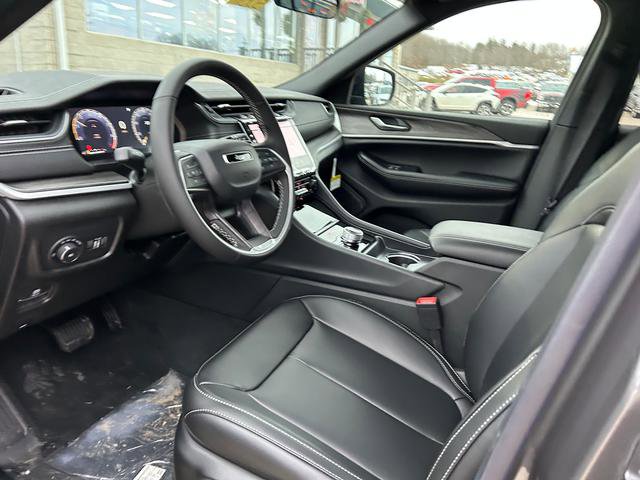 New 2025 Jeep Grand Cherokee Limited w/ Trailer Tow Package image 8