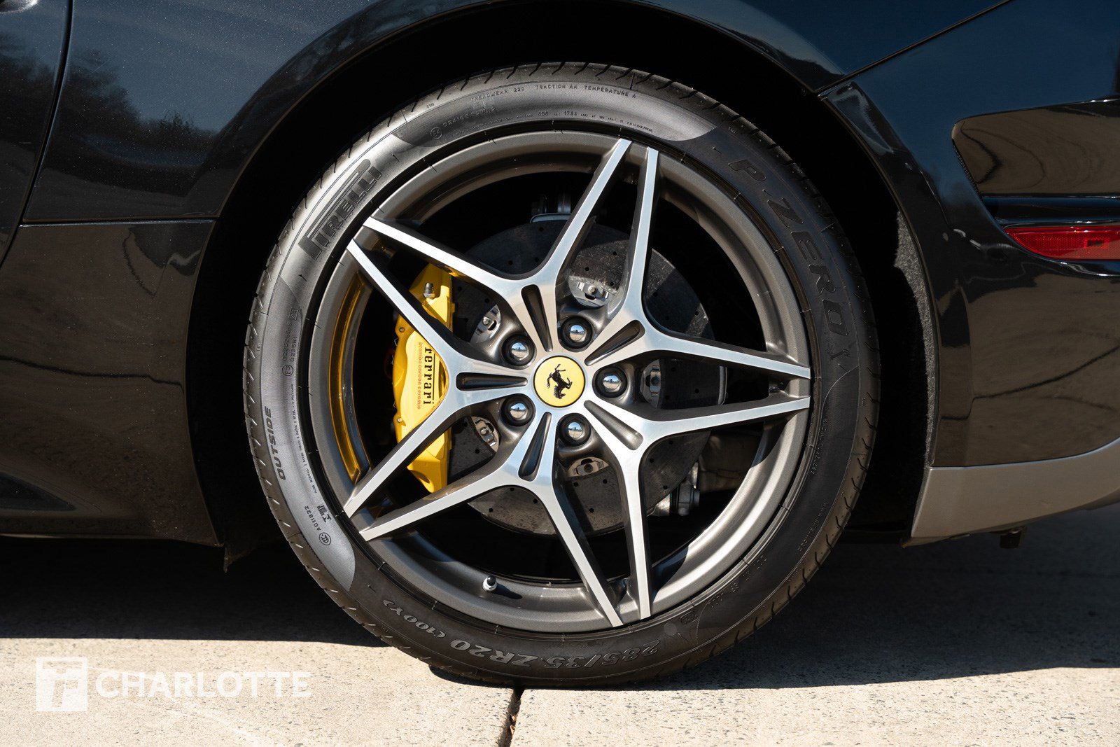 Used 2016 Ferrari California T image 10