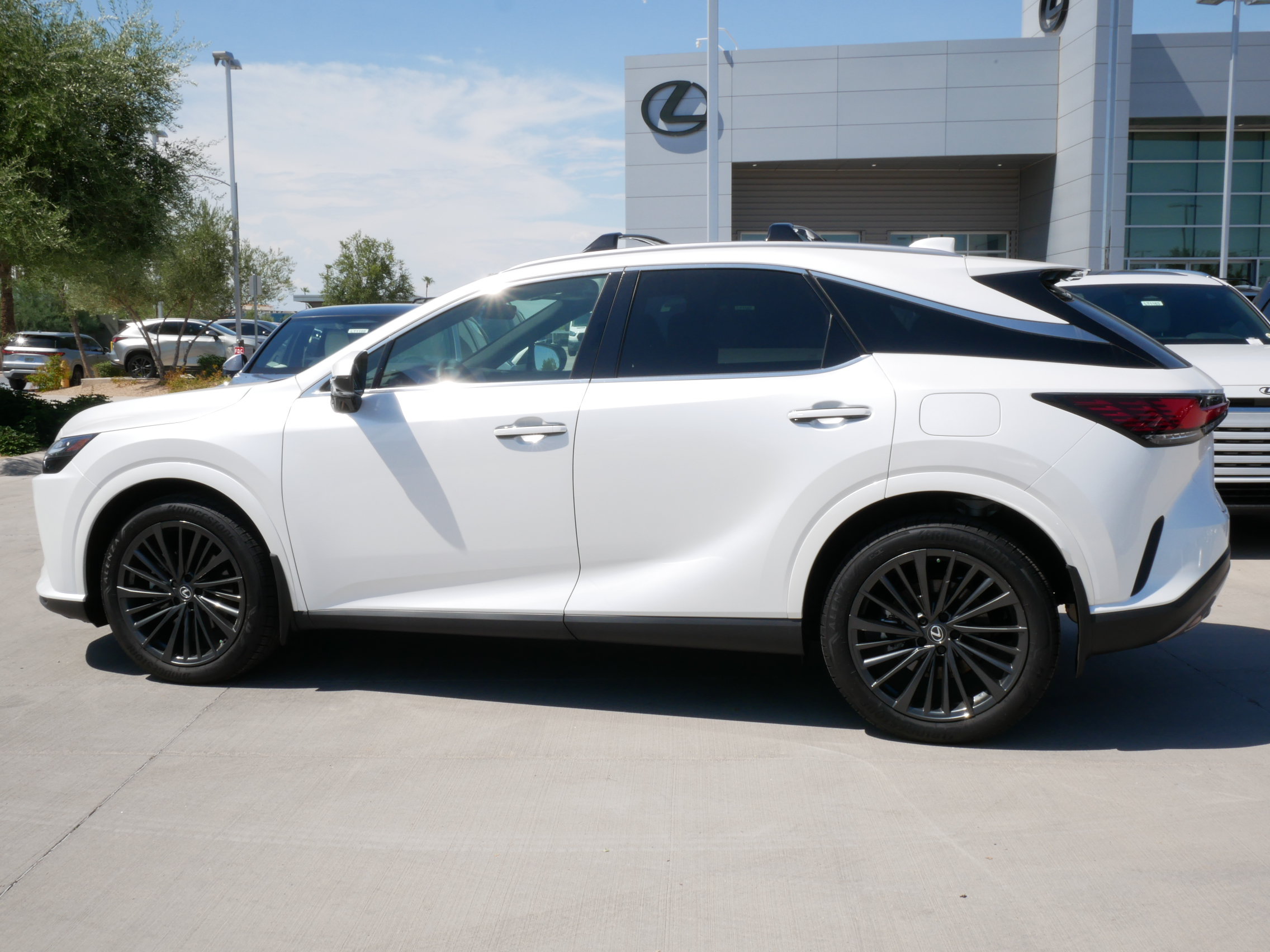 Used 2025 Lexus RX 350h AWD/4WD image 5