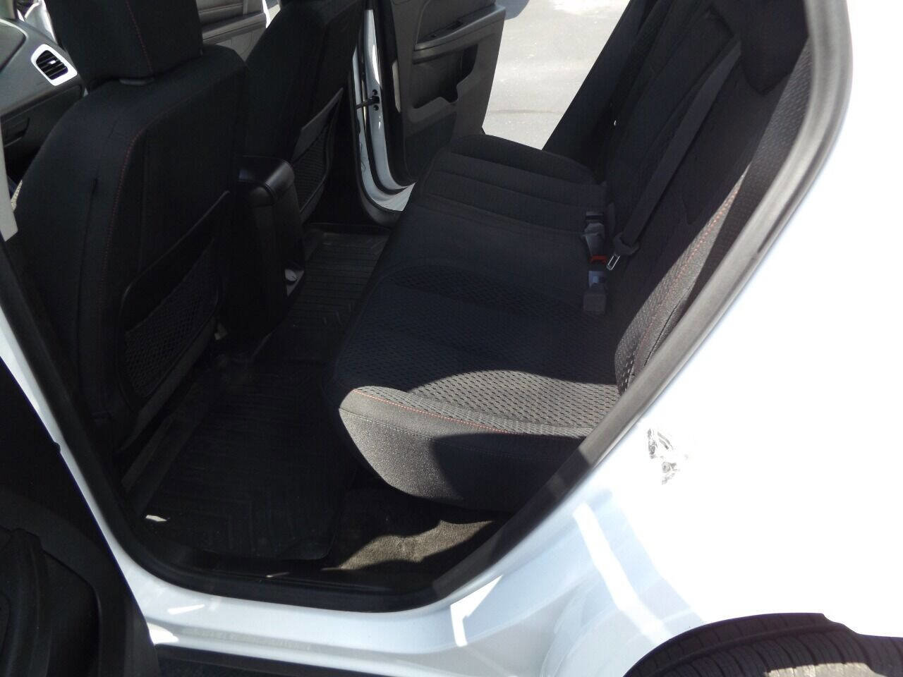 Used 2015 GMC Terrain SLE image 15