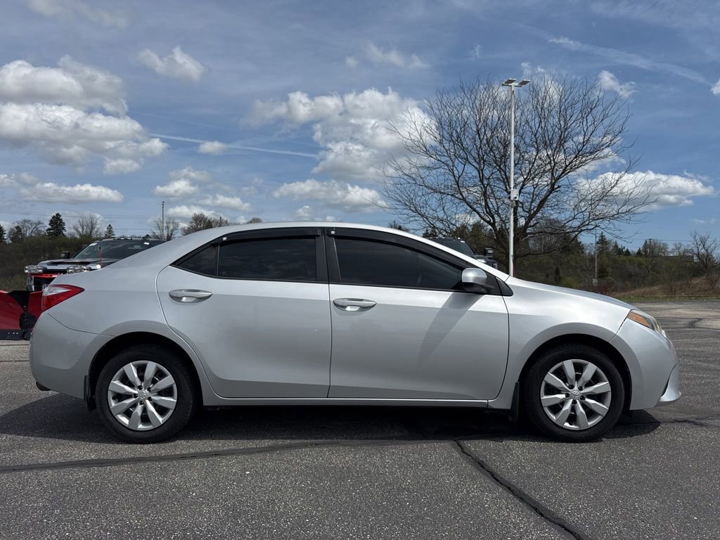 Used 2014 Toyota Corolla LE FWD image 3