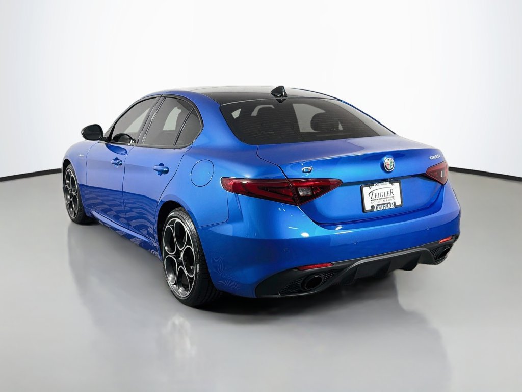 Used 2022 Alfa Romeo Giulia Veloce AWD/4WD image 5