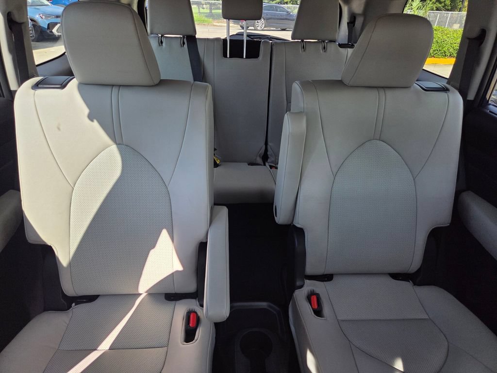 Used 2024 Toyota Grand Highlander FWD image 30