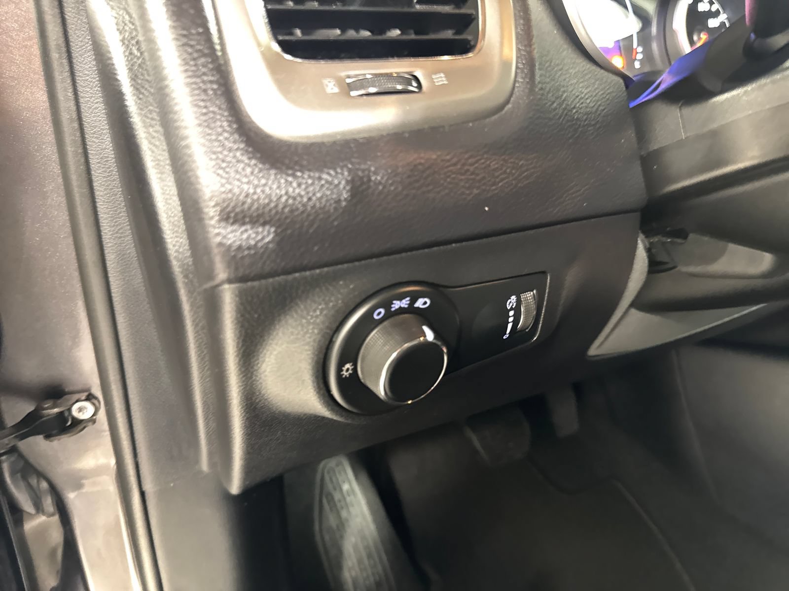 Used 2018 Jeep Compass Sport FWD image 17