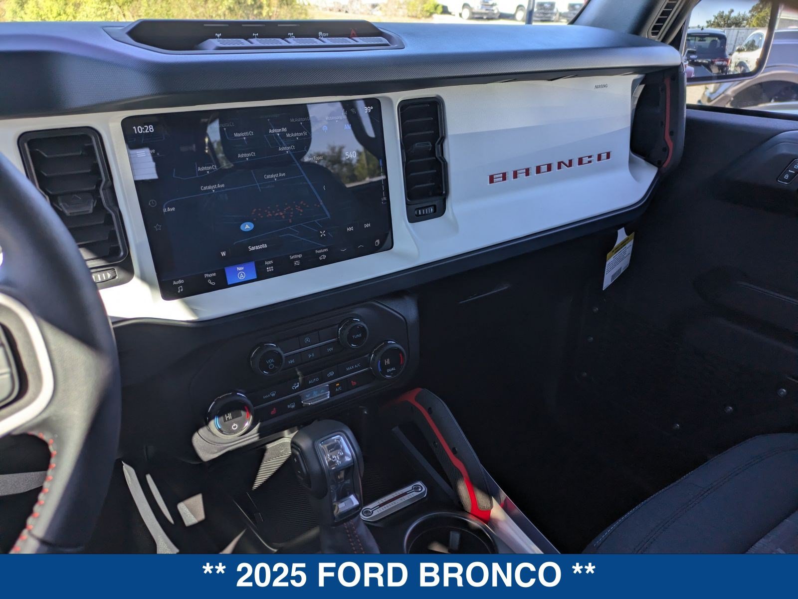 Used 2025 Ford Bronco Heritage Edition AWD/4WD image 46