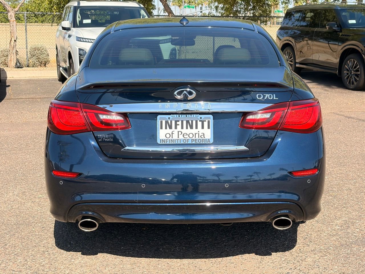 Used 2015 INFINITI Q70 L 3.7 w/ Technology Package RWD image 5