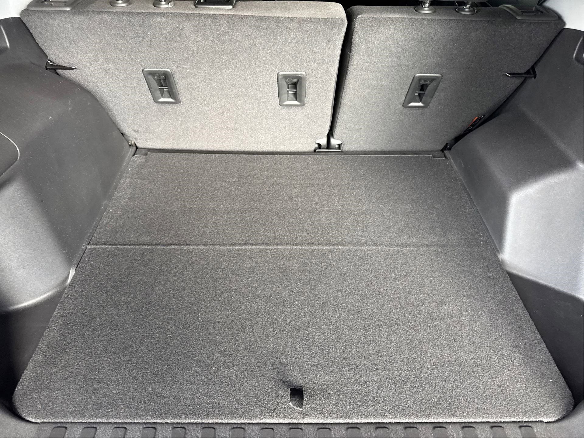 Used 2023 GMC Terrain SLE w/ Elevation Edition image 14