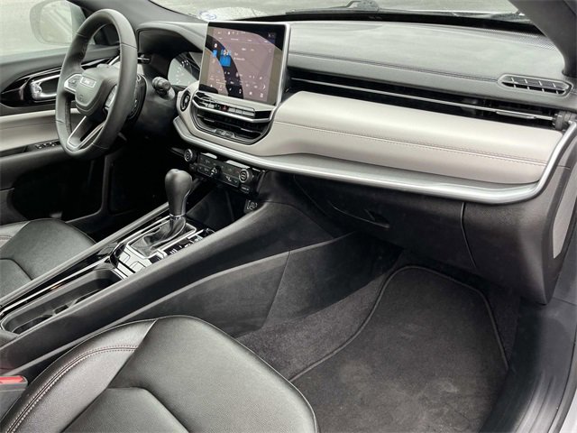 Used 2024 Jeep Compass Limited w/ Mopar Graphics Package image 23