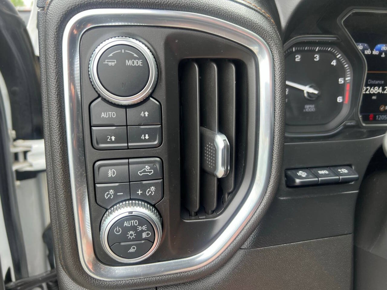 Used 2021 GMC Sierra 1500 AT4 w/ AT4 Carbonpro Edition AWD/4WD image 26